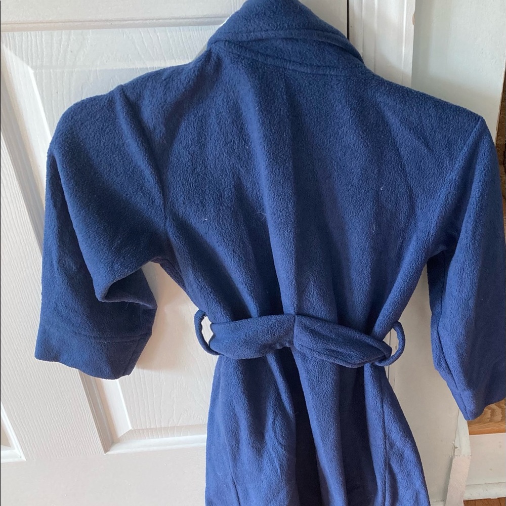 Robe - Picture 2 of 2